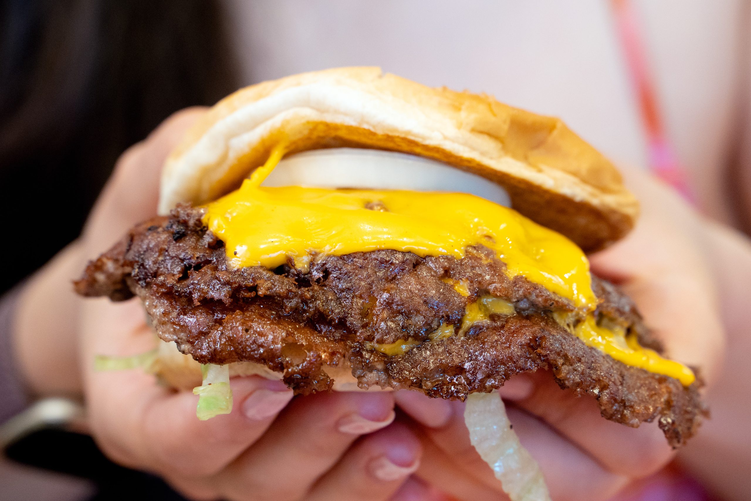 Foto: Double California Burger från Freddy’s Frozen Custard & Steakburgers.