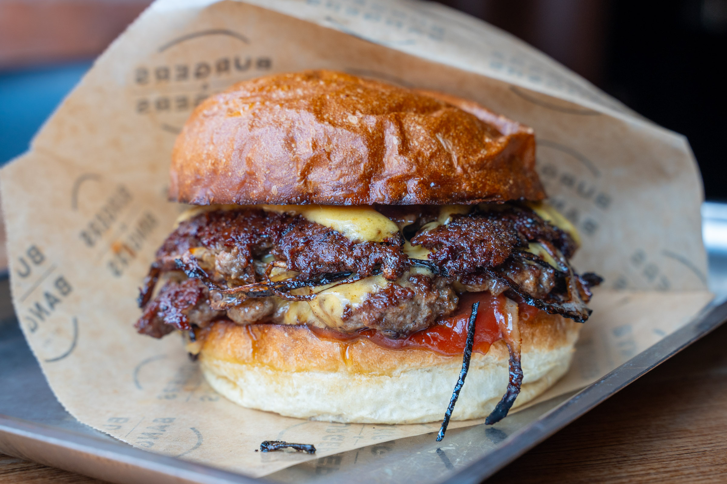 Foto: Oklahoma Burger från Burgers & Bangers.