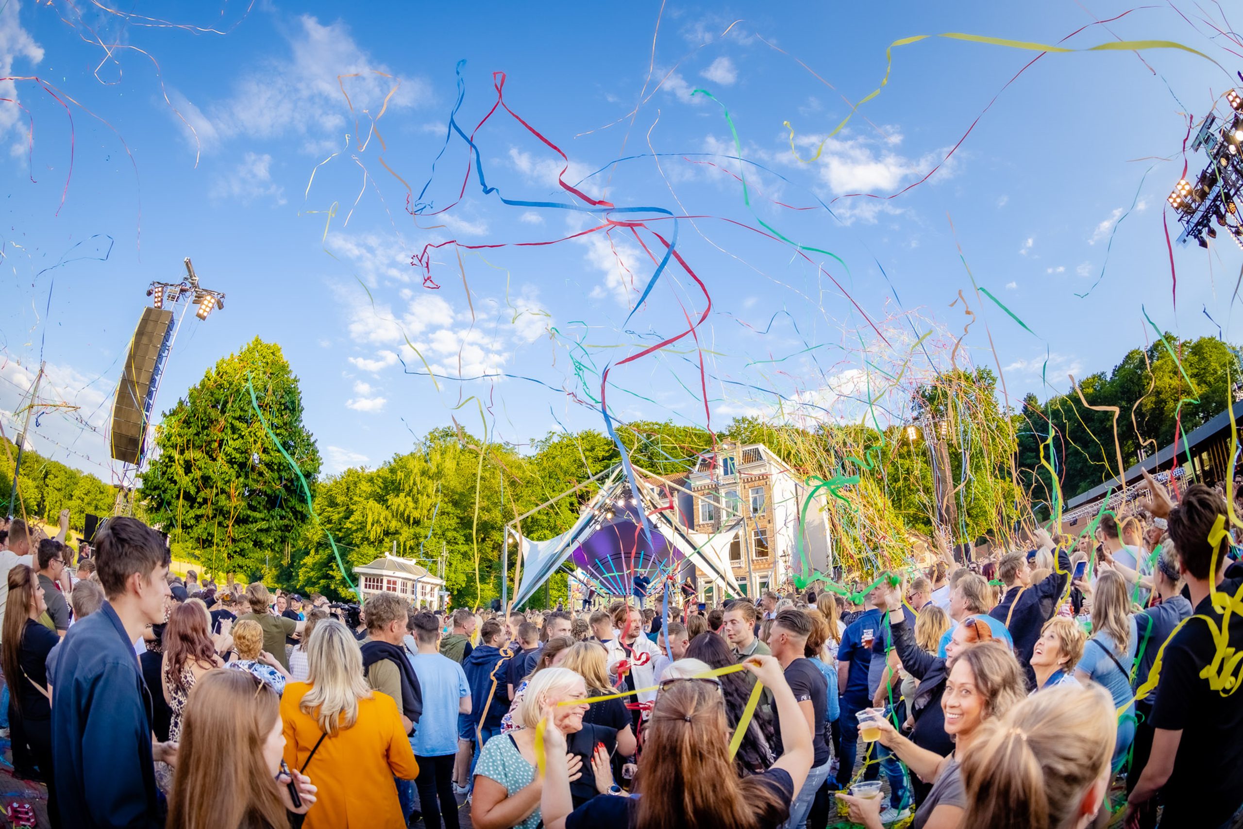 Artikel Events.nl: Sterren Muziekfeest aanstekelijke showcase voor Openluchtmuseum