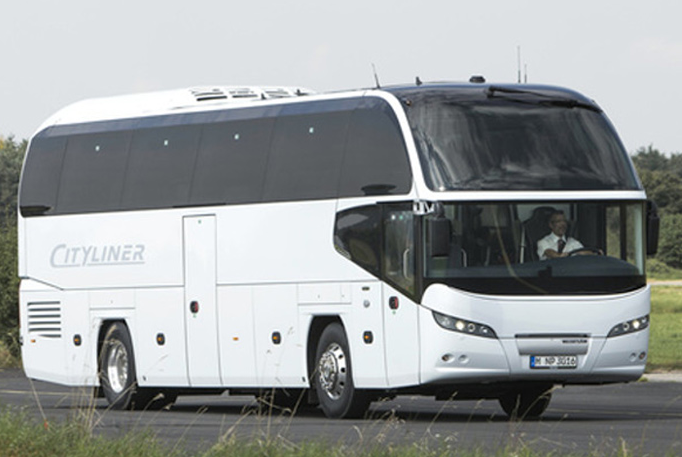 Angemieteter Kleinbus fur 15 Personen