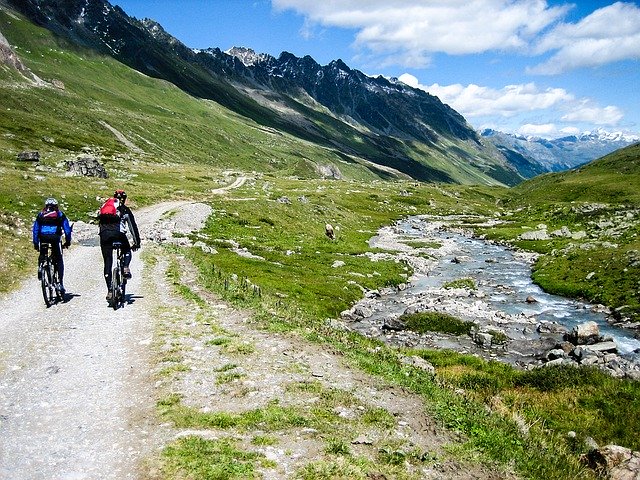 Bustransfer-mit-dem-mountainbike