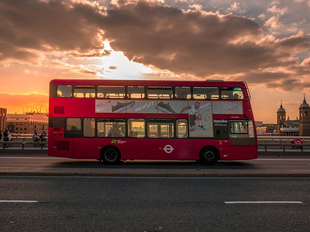 Sightseeing-mit-dem-Shuttlebus