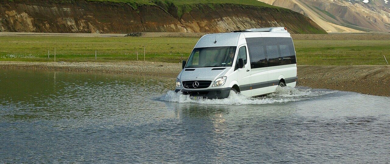 kleinbus-mit-16-personen