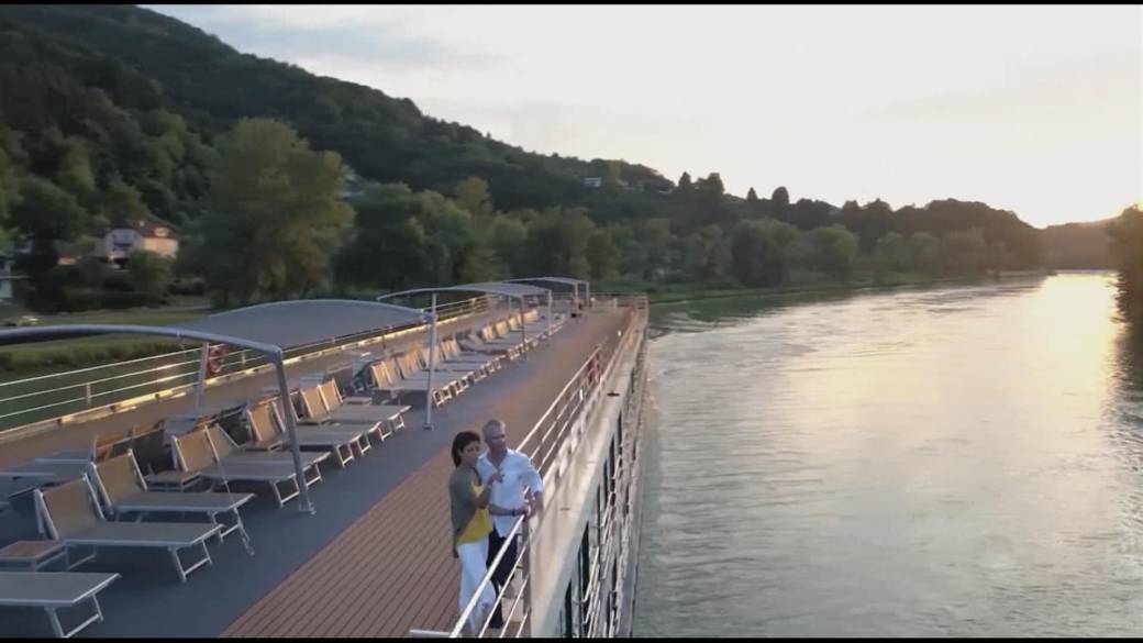 Click to play video: 'Relieving stress and creating memories: Travel Tips'