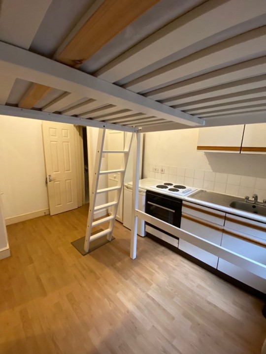 West London flat on market for ?1,200 a month and the oven is under the bed Permission granted - MUST INCLUDE LINK TO OPEN RENT https://www.openrent.co.uk/property-to-rent/london/studio-flat-wrights-lane-w8/1591324 Credit openrent.co.uk