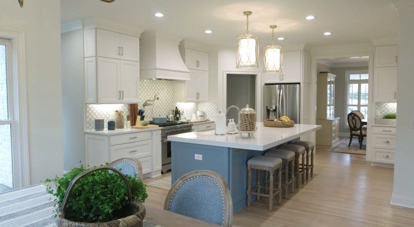 Refrigerator, sink and stove arranged in the cook's triangle