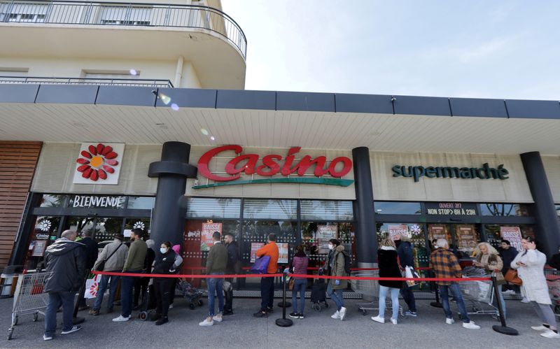 Retailer Casino 2022 core profit falls; in exclusive talks with Teract