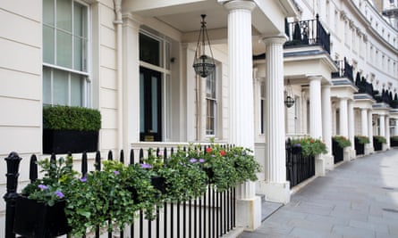 Luxury properties along Grosvenor Crescent