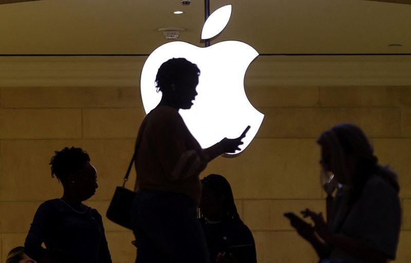 U.S. appeals court upholds lower court order forcing Apple to allow third-party App Store payments