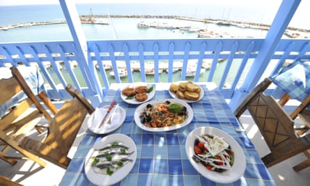 To Psaraki, Santorini, view of the marina.