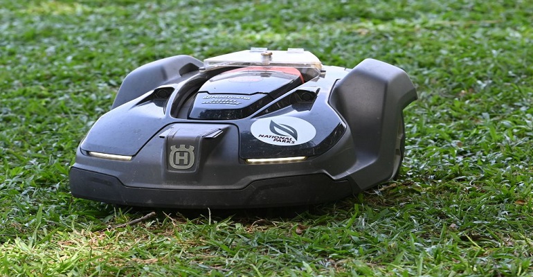 GettyImages-robotlawnmower1156222531 (1).jpg GettyImages-robotlawnmower1156222531 (1).jpg