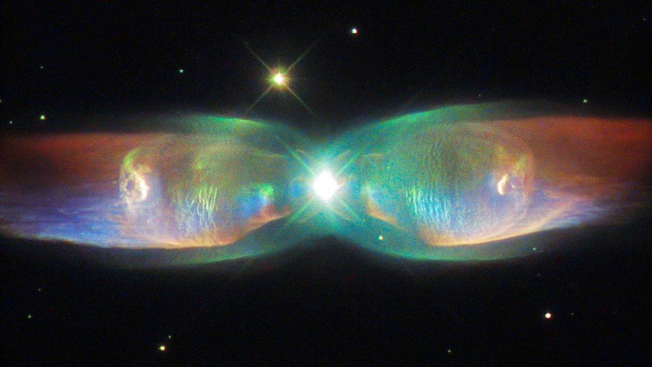 Image of the Twin Jet Nebula.