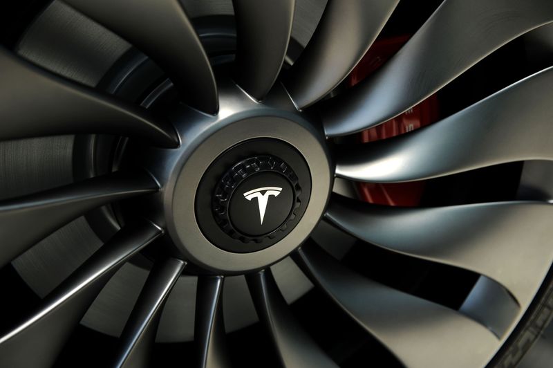 Tesla's Discounting Better Than Price Cuts, But This Analyst Has A Better Suggestion For Boosting Volume