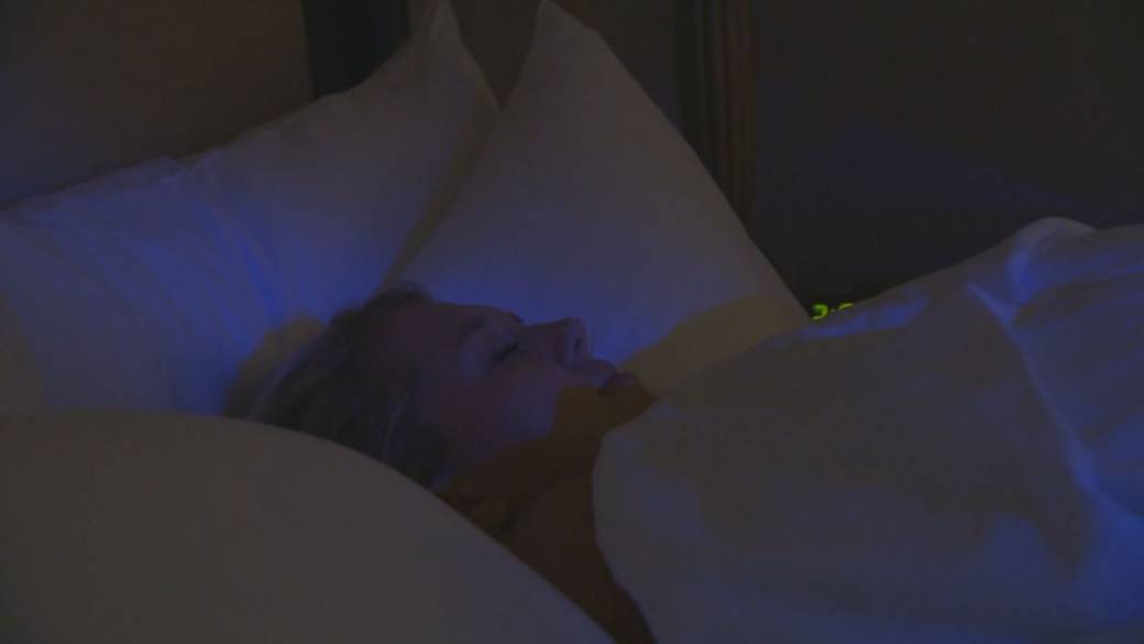 Click to play video: 'Recent Study Suggests Canadians Not Sleeping Well Enough'