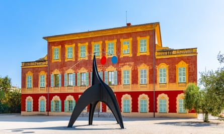 A sculpture at Musée Matisse