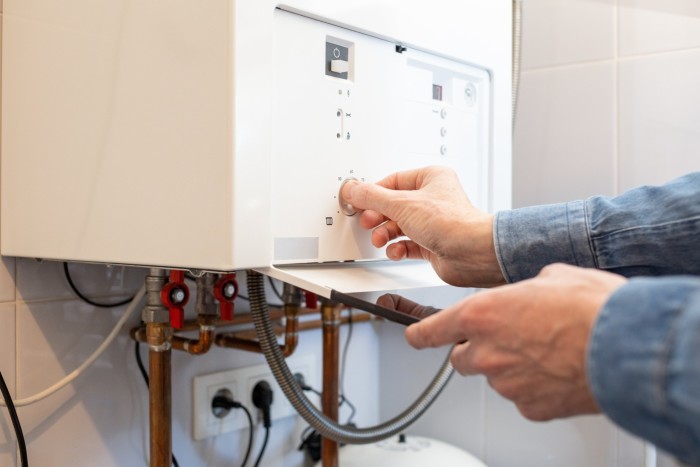 Adjusting a gas boiler