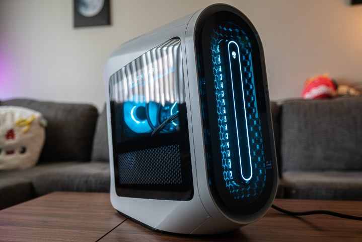 Alienware Aurora R15 placed at an angle on a table.