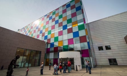 Musée d’Art Moderne et Contemporain, exterior