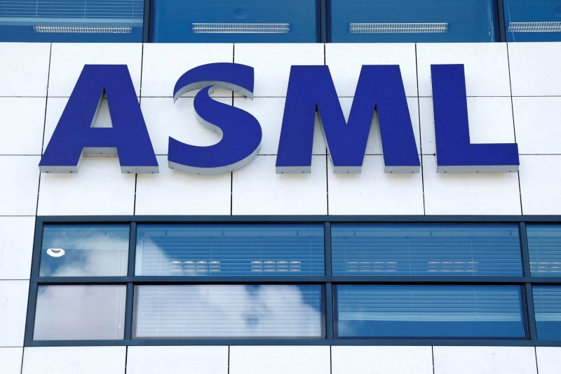 ASML says Dutch government revoked some export license