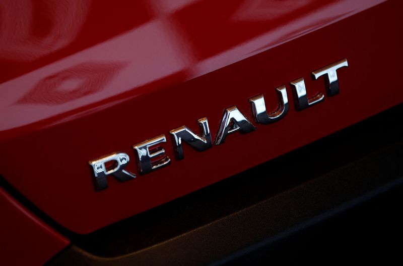 Renault shares shed early gains after carmaker's Ampere IPO u-turn