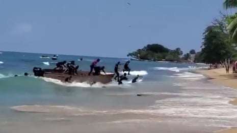 Video from May 2021 shows Dominican migrants jumping out of boat on Puerto Rico beach – video