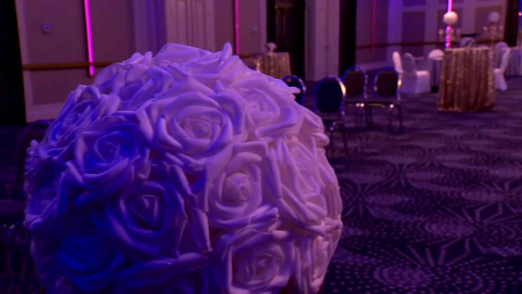 Click to play video: 'Weddings trend toward smaller, less traditional events in Manitoba'