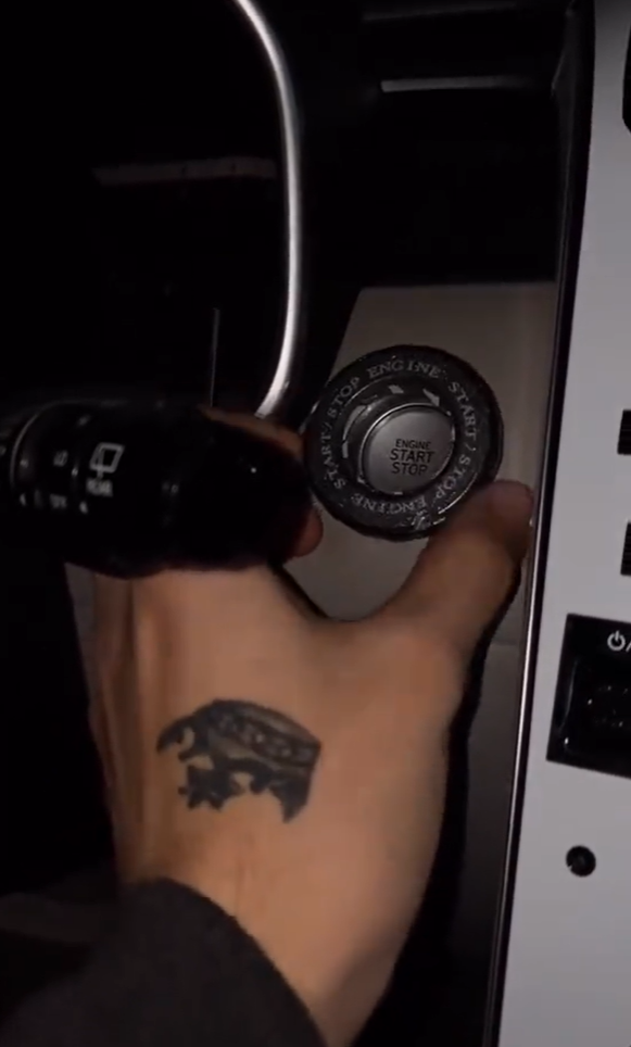 The ignition button cover adds a touch of style to your motor