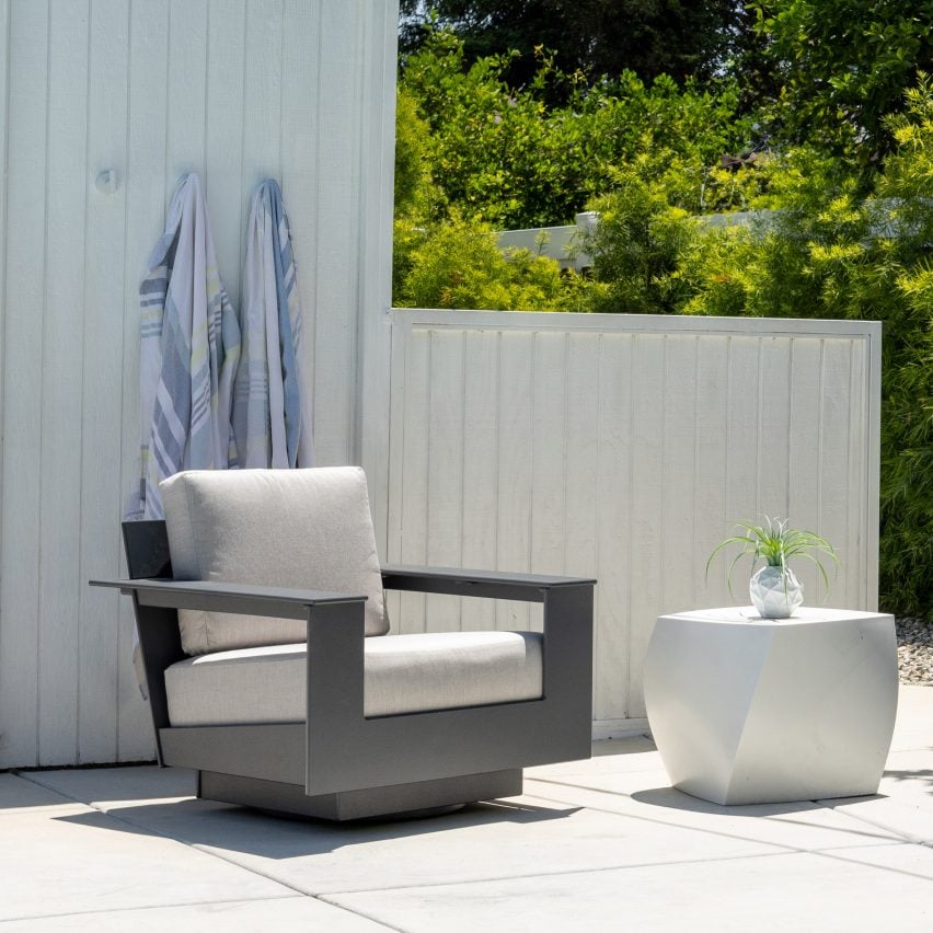 Nisswa Lounge Swivel outdoor chair by Loll Designs