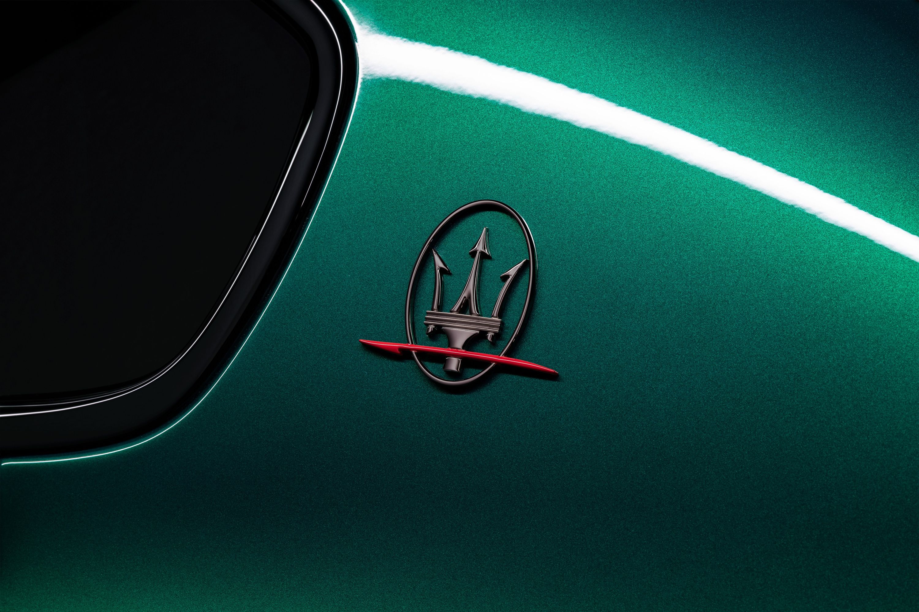 2021-2023 Maserati Quattroporte Trofeo Emblem