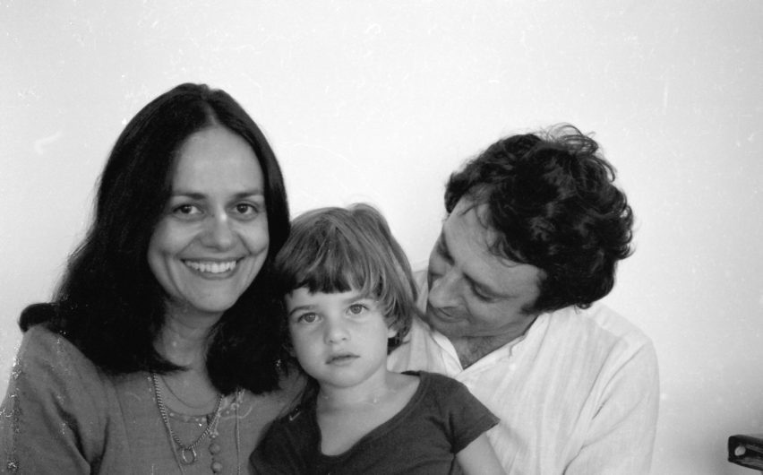 Tamar de Shalit and Arthur Goldreich with a young Amos Goldreich