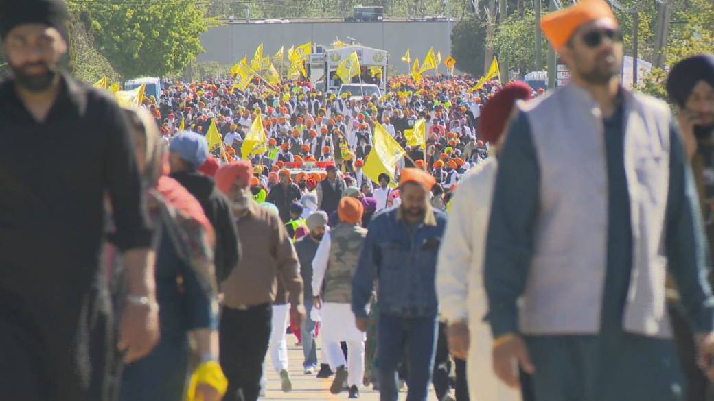 Click to play video: 'Record crowds celebrate Vaisakhi in Surrey'