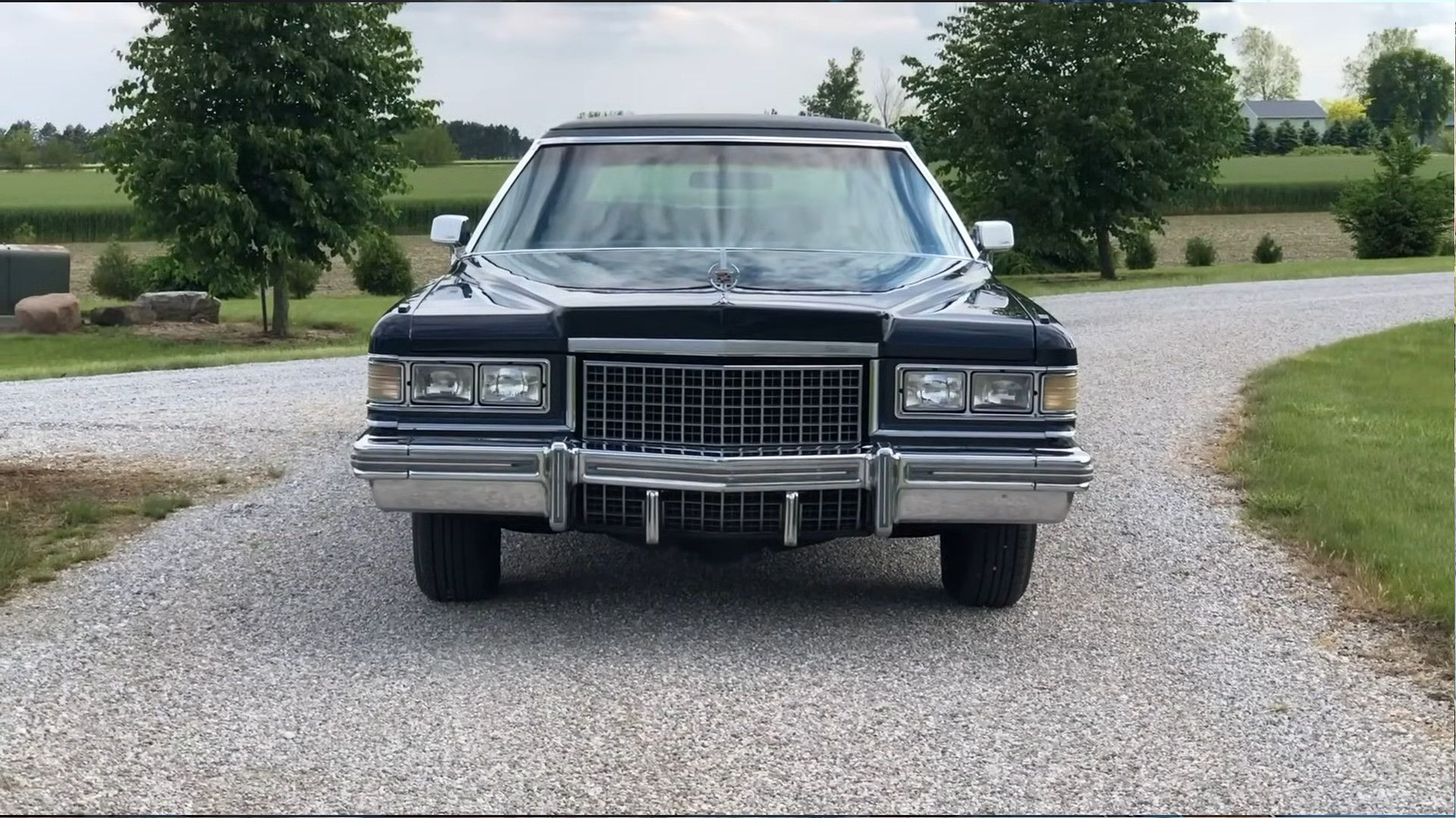 1976 Cadillac Fleetwood Series 75 front