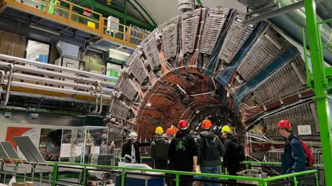 Nokia & Surf Vistors look at equipment at Cern