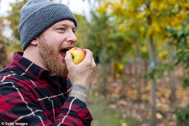 I love the flavour of an appleand I find it clears the palate. So I¿m delighted that there is a lot of truth in the old saying that ¿an apple a day keeps the doctor away¿, Dr Michael Mosley wrote