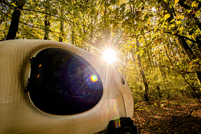 3D printed mobile home reuses plastic bottles for sustainable off-grid living