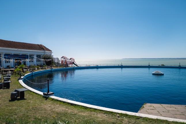 The Ravensgate Arms set up a pop up pub with social distancing in the boating lake building for the summer.