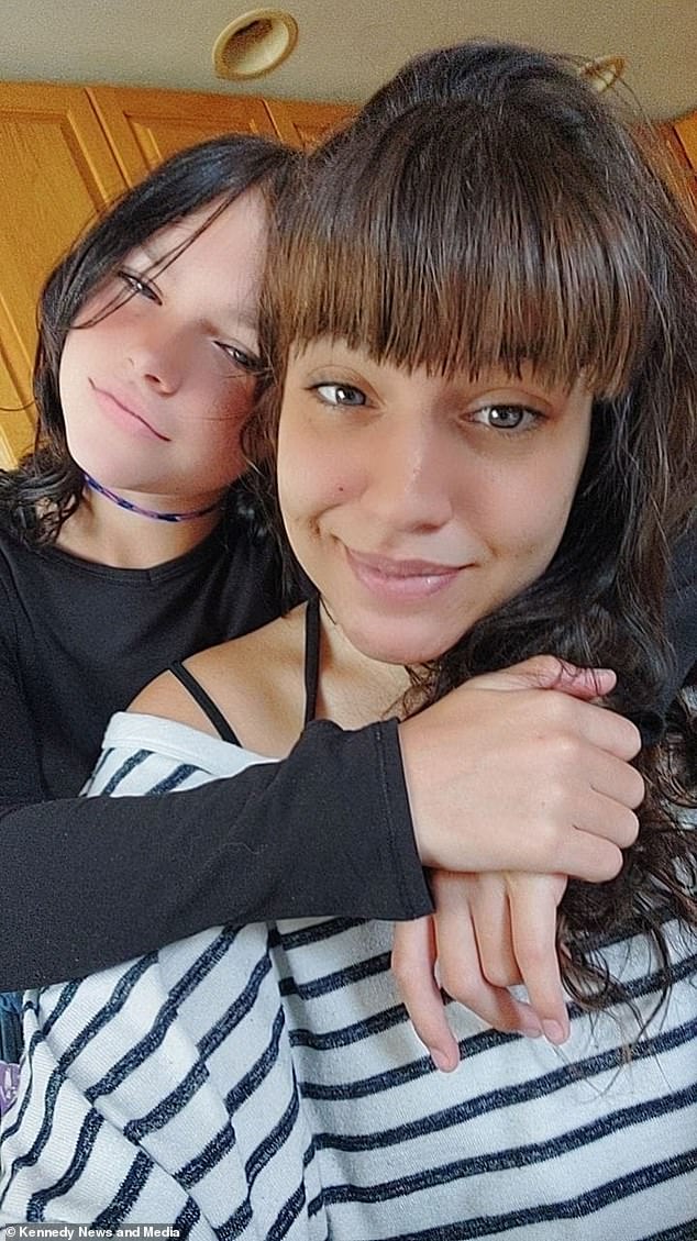 ¿I would tell people to steer clear of these drugs completely. It's not worth it. It may make you feel good but it's going to tear everything apart,¿ Masterpole, now 34, said. She is pictured with her daughter Shae