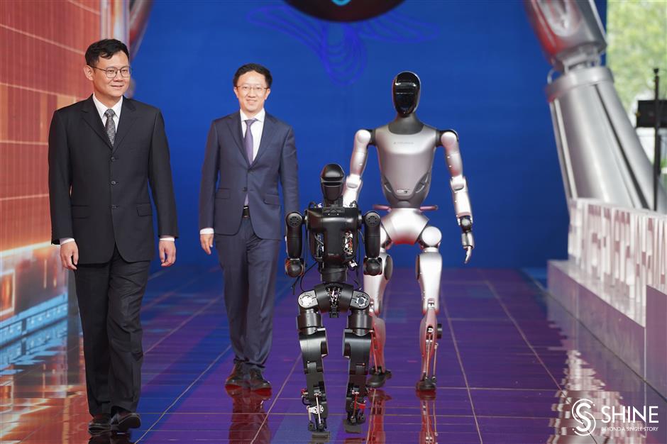 High-tech spectacle blends with science engagement