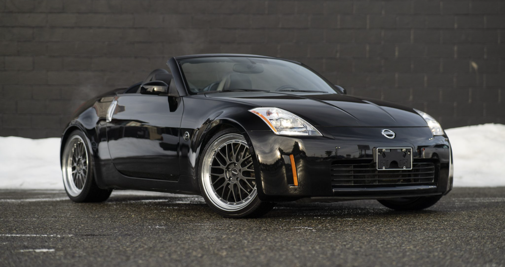 Nissan 350Z Roadster black sports car