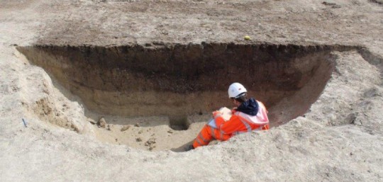 Nationally significant prehistoric site uncovered in Bedfordshire We?ve discovered 25 monumental pits in what has become a nationally important prehistoric site. Found in Linmere, Bedfordshire, they date from the Mesolithic Period (12,000-6,000 years ago), a time with few clues to suggest what life was like in Britain. The site was excavated during two separate projects. Albion Archaeology worked on one area in 2019 for Lands Improvement Holdings Ltd (LIH) and we excavated part of the site ahead of a Bellway Homes housing development in 2021. The unusual pits were discovered during both digs, and recent radiocarbon dating revealed their extraordinary age (8,500 ? 7,700 years ago). This puts them squarely in the late Mesolithic period (9,000 - 6,000 years ago).