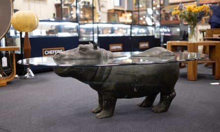 Hippo table