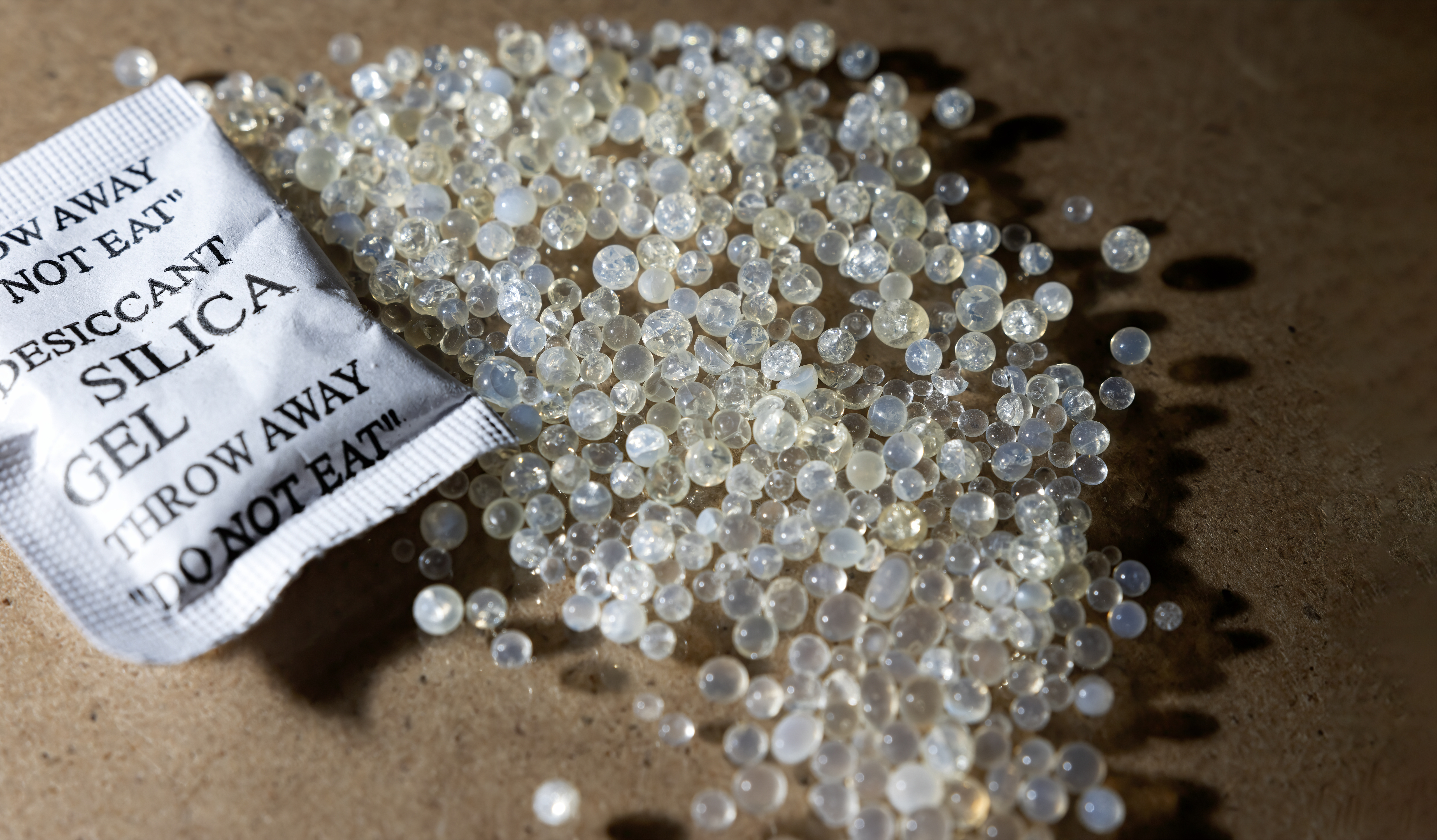 Silica gel can help dehumidify the inside of shoes