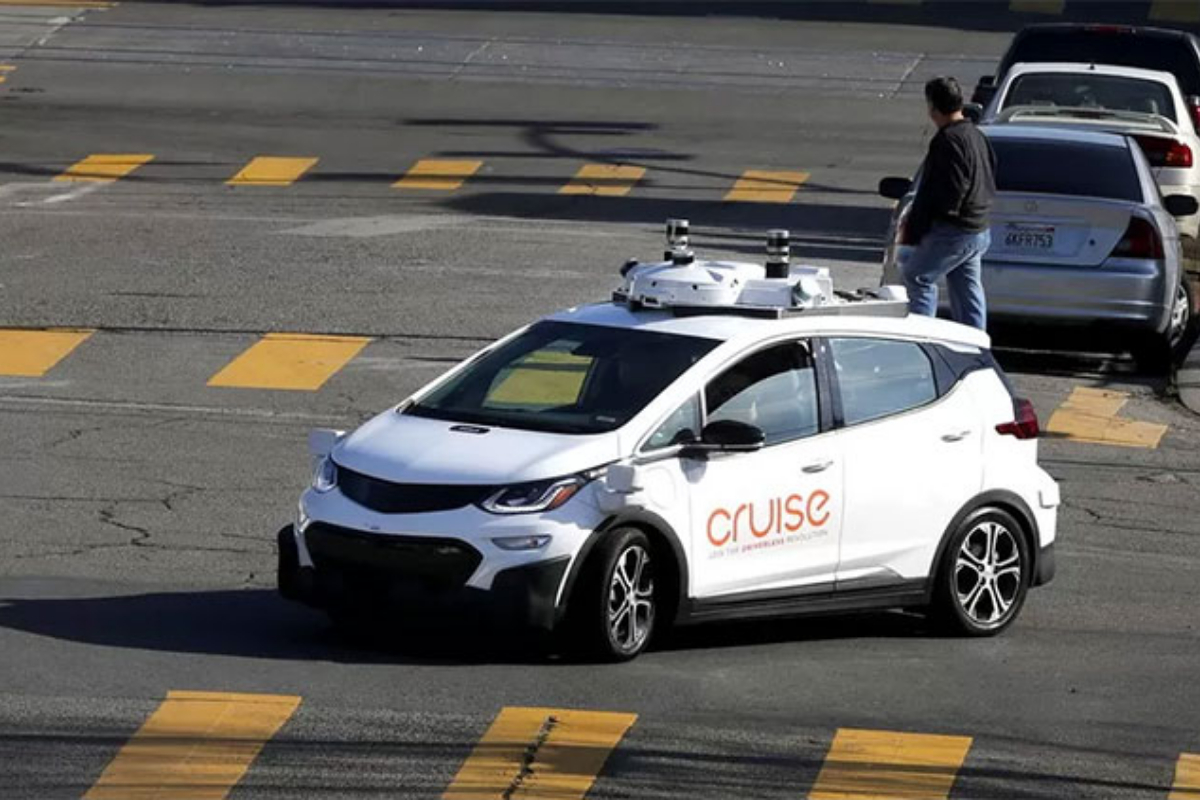 Driverless Car Hits Pedestrian Amid Internet Connectivity Glitch