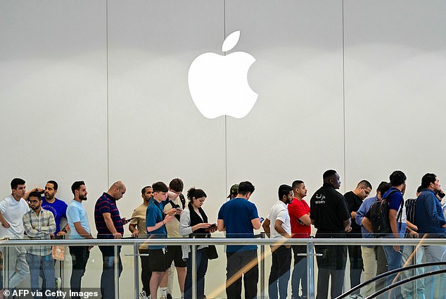 DUBAI, UNITED ARAB EMIRATES: More orderly queues at an Apple store elsewhere in the city