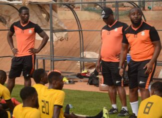 Ezema instructs players in a friendly match agsinst Remo Stars