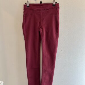 Vinröd byxa stl 152