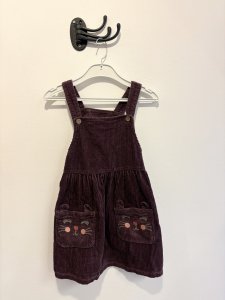 Vinröd manchesterklänning stl 116