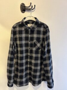 Svart/vit rutig blus stl 170/176