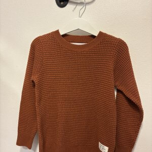 Rostbrun tröja stl 110