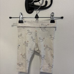 Beige thigts med djurmönster i stl 56